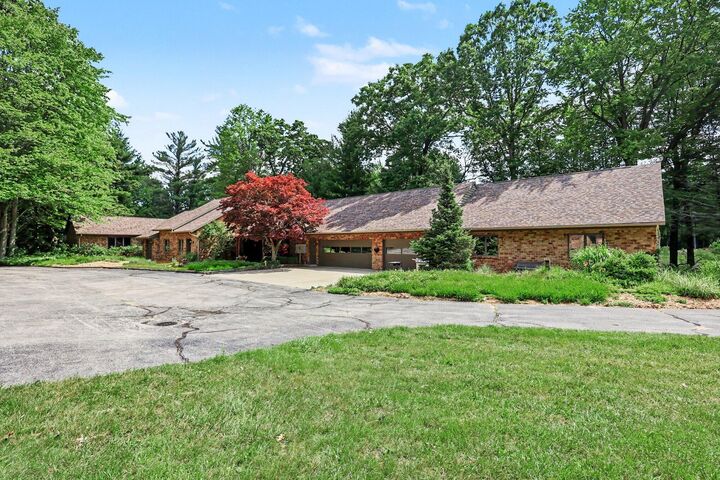 Property Photo: 4191 E Fruitport Road MI 49415
