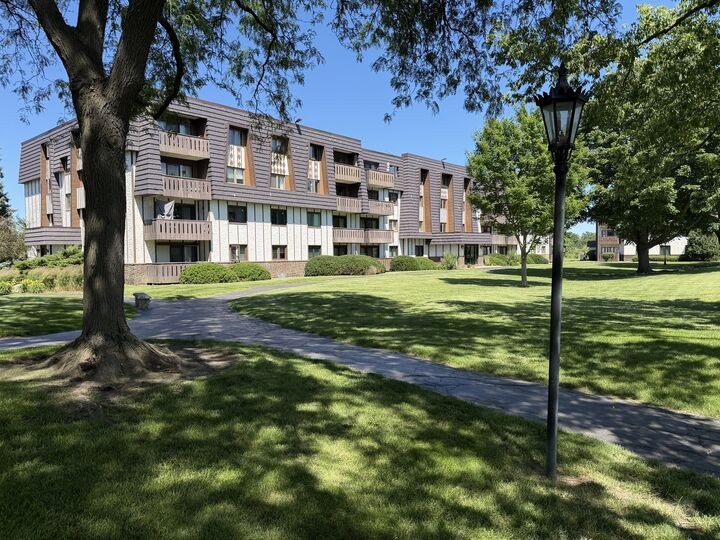 Property Photo: 13000 Heiden Circle 3204 IL 60044