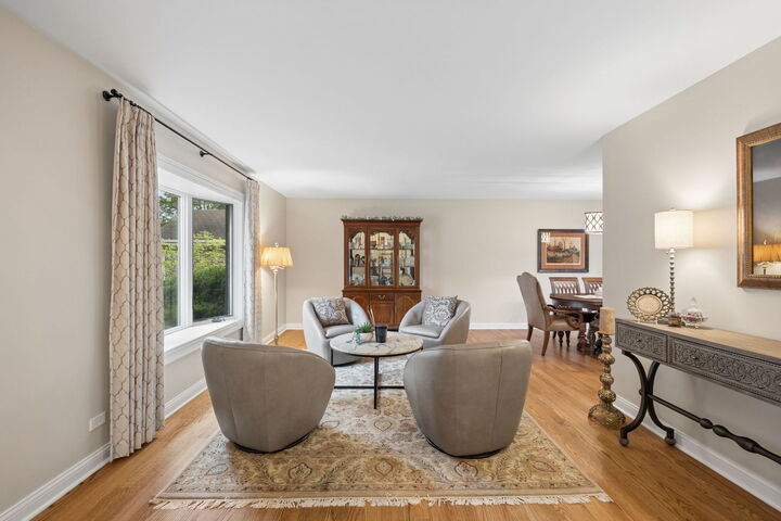 Property Photo:  449 Farnham Lane  IL 60189 