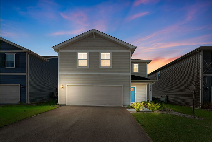 Property Photo:  1399 Grand Tetons Drive  IL 60140 