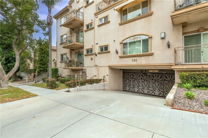 Property Photo:  565 E San Jose Ph1  CA 91501 