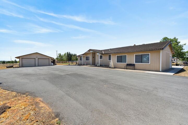 Property Photo:  11890 Cresthill Drive  CA 95624 