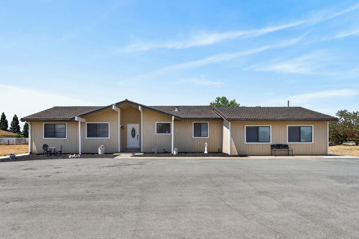 Property Photo:  11890 Cresthill Drive  CA 95624 