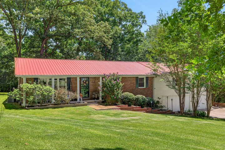 Property Photo:  313 Valley View Rd  TN 37058 