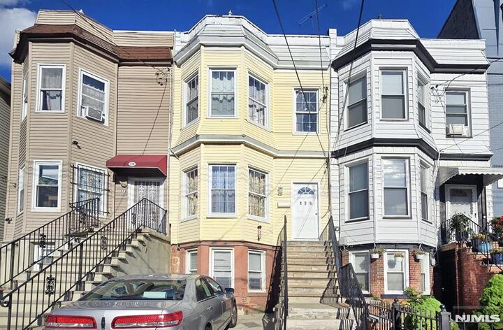 Property Photo:  176 Arlington Avenue 1  NJ 07305 