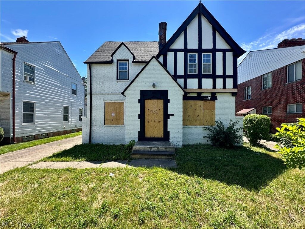 Property Photo:  3138 Ashwood Road  OH 44120 