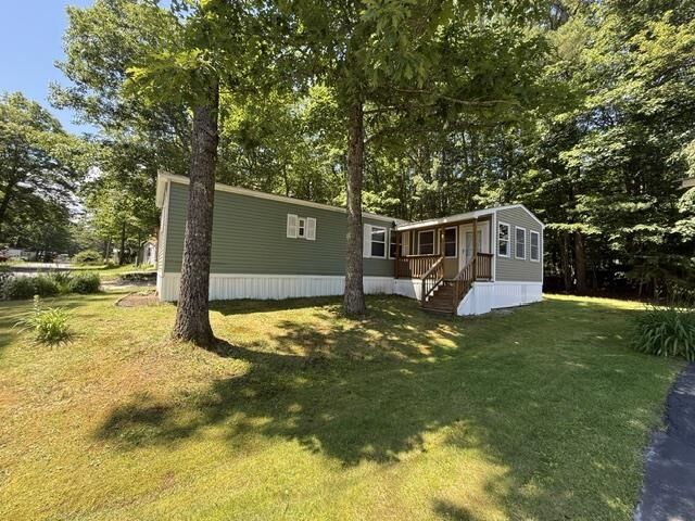 Property Photo:  123 Fox Hill Lane  NH 03813 