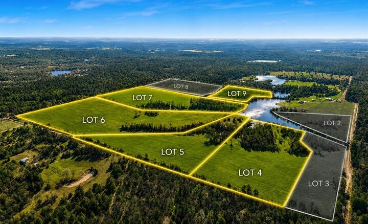 Property Photo:  1040 County Road 3590  TX 75494 