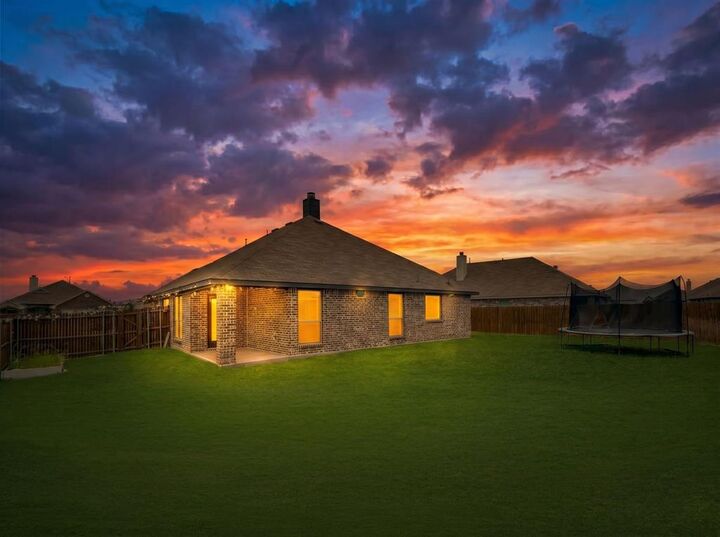 Property Photo:  1928 Glen Meadow Drive  TX 75189 