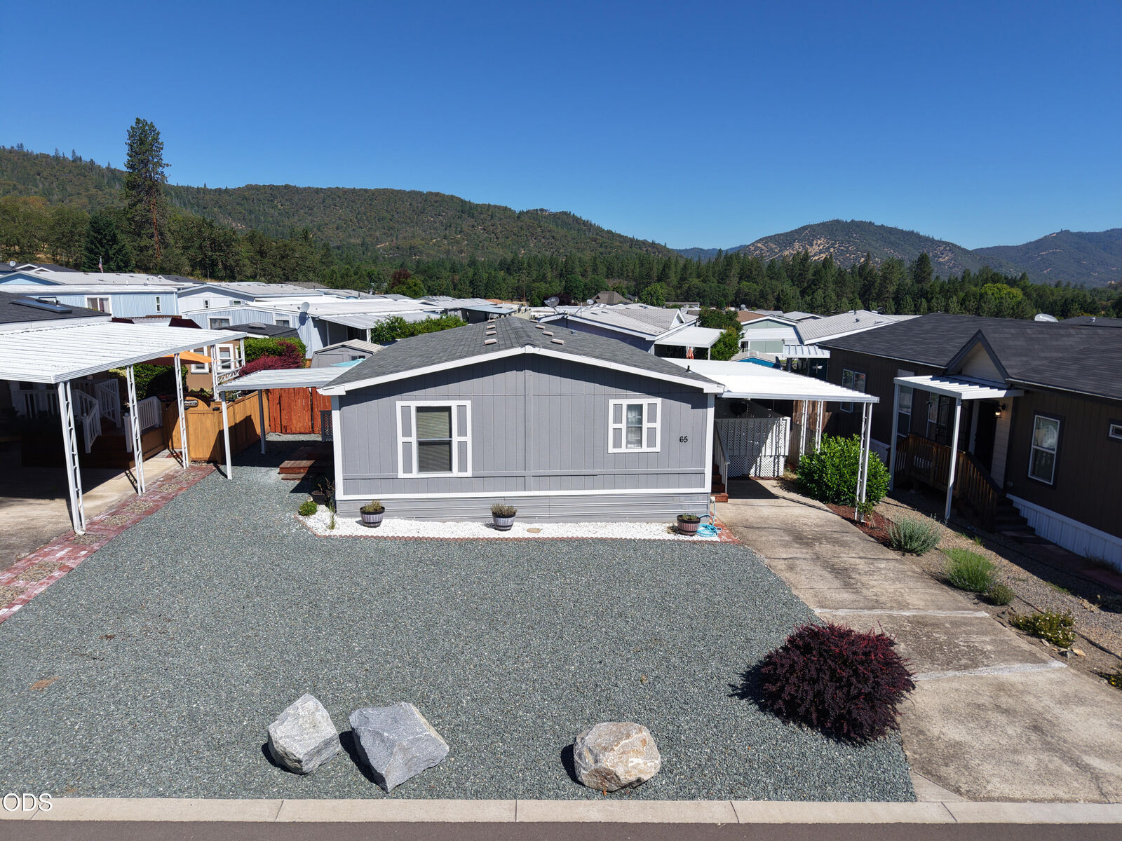 Property Photo: 8401 Old Stage Road Unit 65 OR 97502
