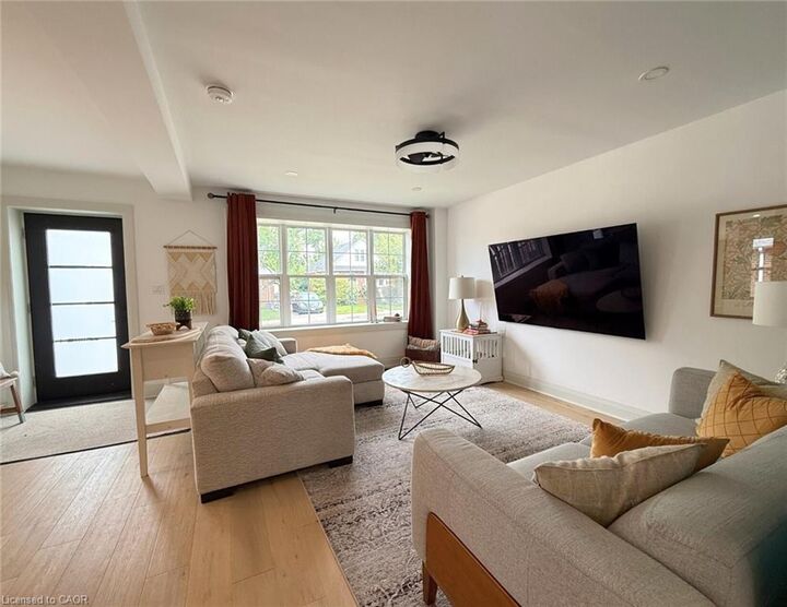 Property Photo:  286 East 18th Street Upper  ON L9A 4P6 