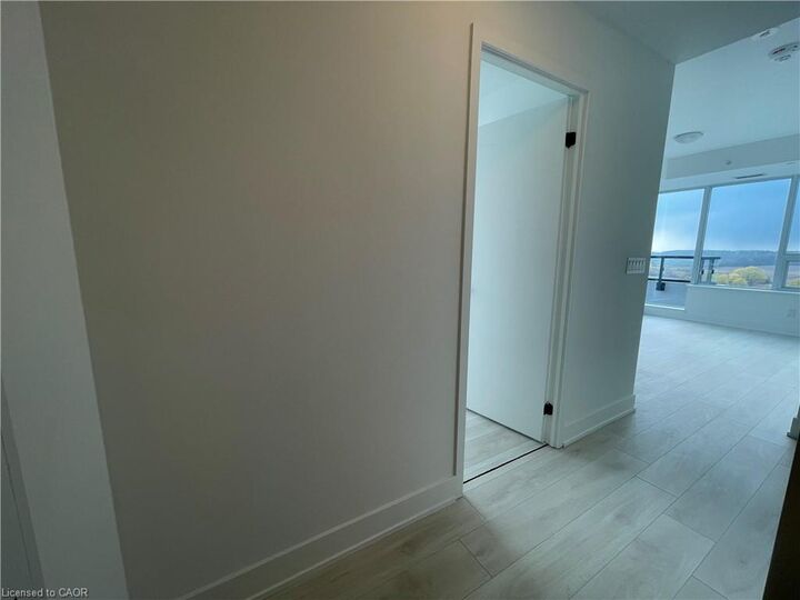 Property Photo:  2489 Taunton Road 814  ON L6H 3R9 