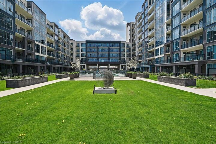 Property Photo:  16 Concord Place 808  ON L3M 0J1 
