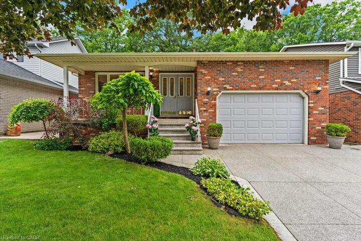 31 Pinewarbler Drive — photo 1