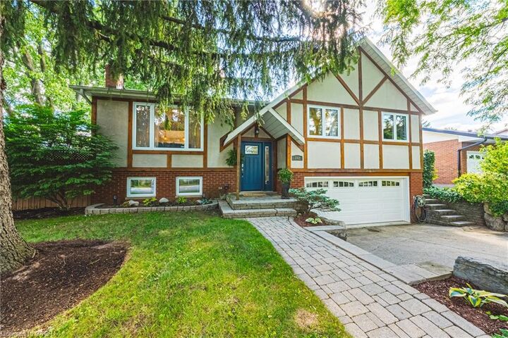 742 Francis Road — photo 1