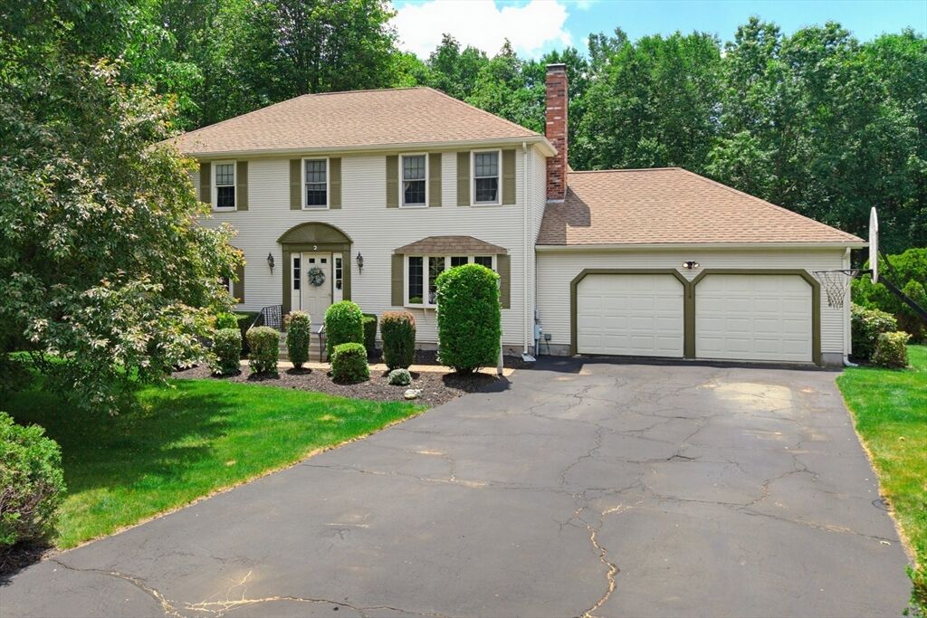 Property Photo:  60 Forest View Dr  MA 01529 