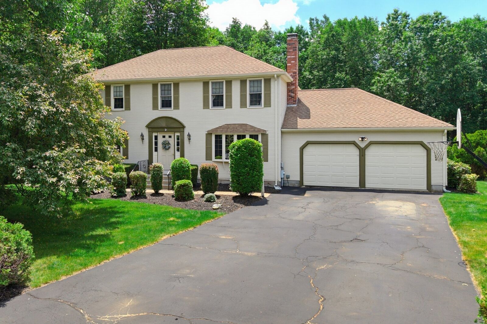 Property Photo:  60 Forest View Dr  MA 01529 