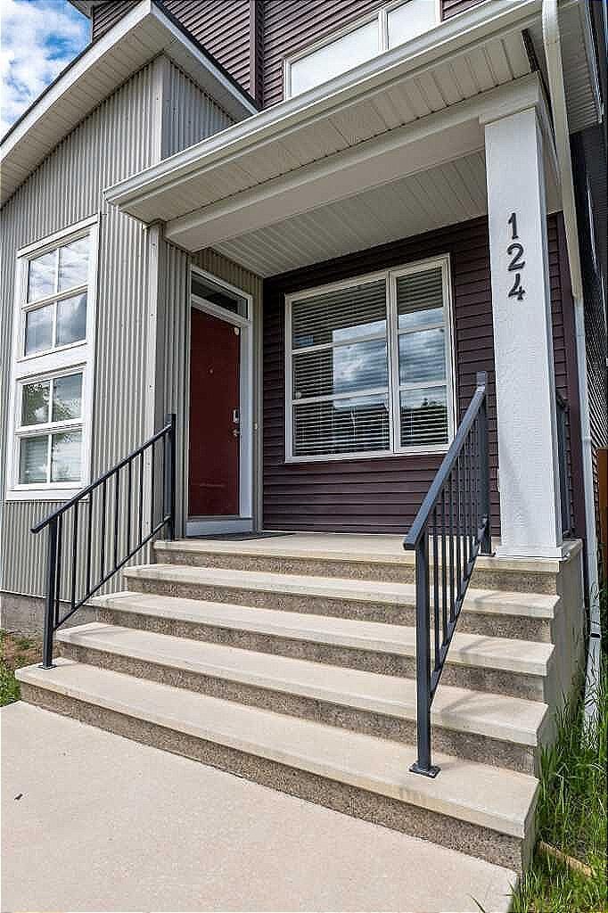 Property Photo:  124 Howse Avenue NE  AB T3P 0W1 