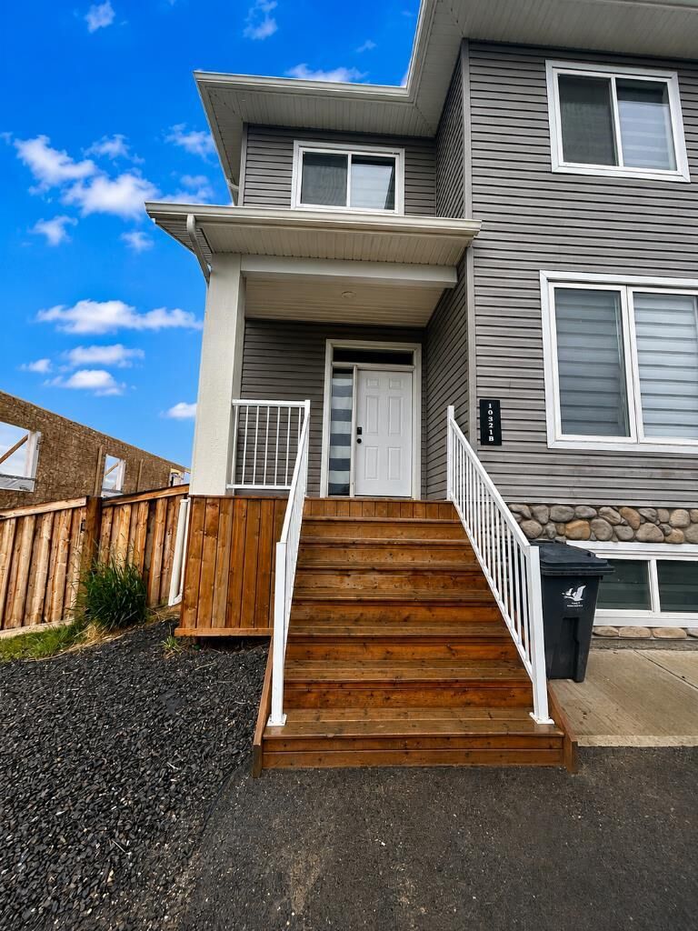 Property Photo:  10321 149 Avenue B  AB T8X 0S1 
