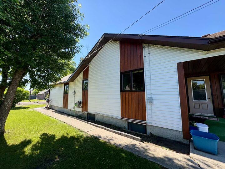 Property Photo: 5032 48 Street AB T0B 2W0