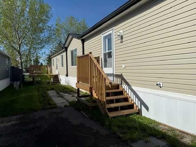 Property Photo:  1101 84 Street NE 202  AB T2A 7X2 