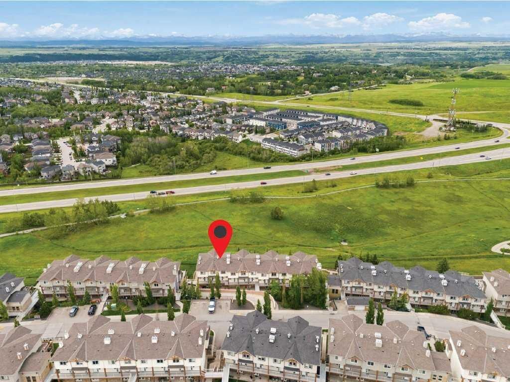 Property Photo: 133 Rockyledge View NW 11 AB T3G 5X2