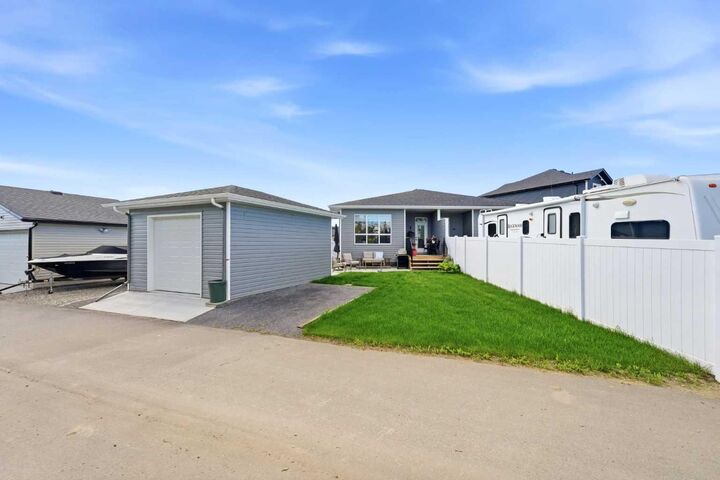 Property Photo:  99 Gray Close  AB T4S 0W4 