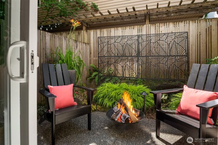 Property Photo: 3302 W Government Way Unit A WA 98199