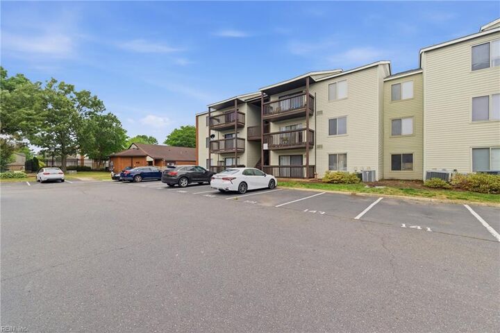 Property Photo: 103 Haverford Ct 2 VA 23666