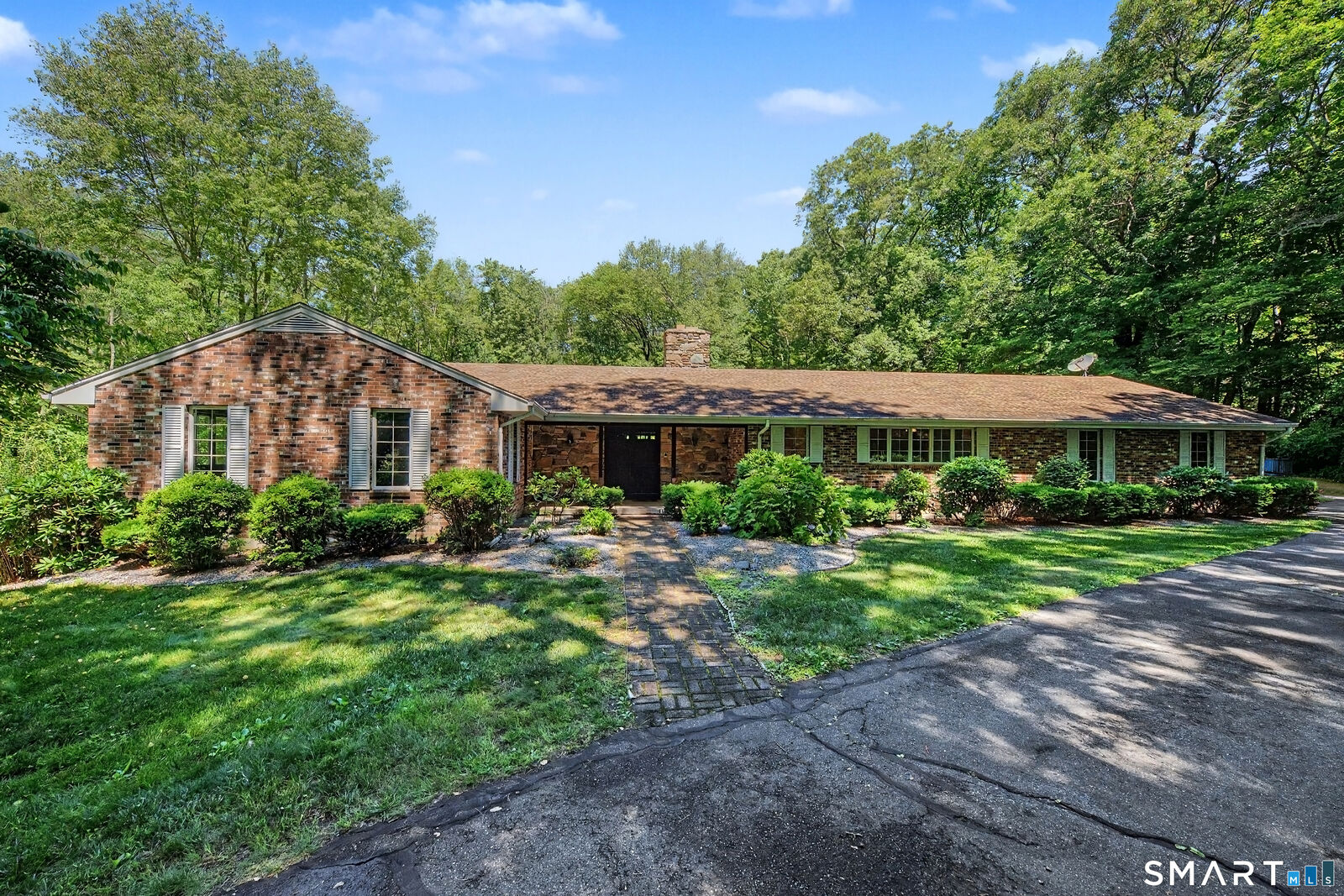 Property Photo:  370 Hubbard Road  CT 06441 