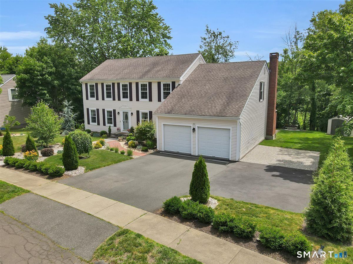 Property Photo:  46 Tavern Circle  CT 06457 