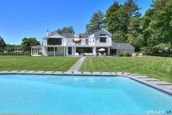 Property Photo:  240 North Avenue  CT 06880 