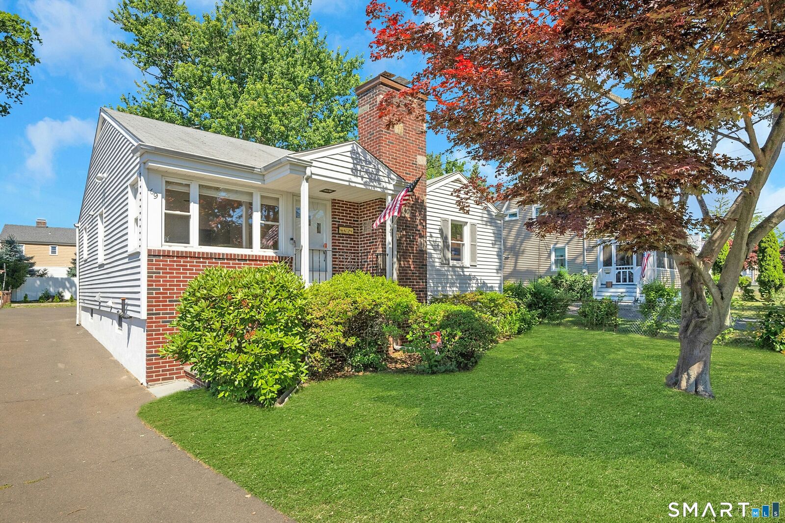 Property Photo:  69 Willowbrook Avenue  CT 06902 