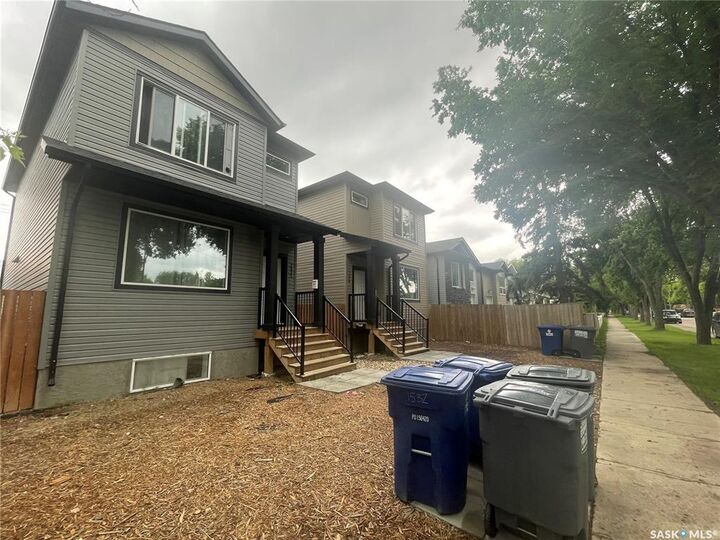 Photo de la propriété:  1530 B Avenue N  SK S7L 1H1 