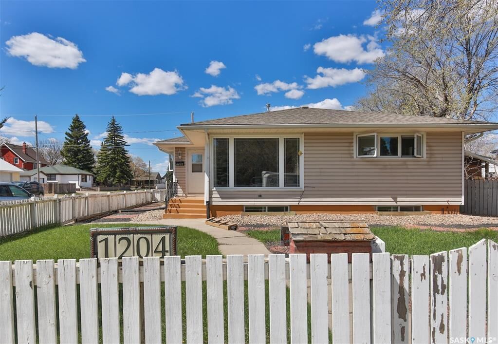 Property Photo: 1204 3rd Avenue NW SK S6H 3V3