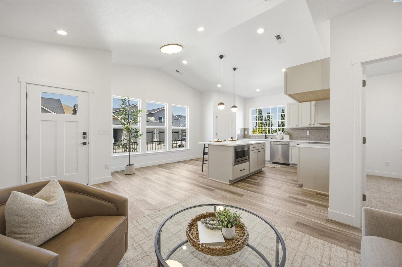 Property Photo:  4506 Conifer St  WA 99353 
