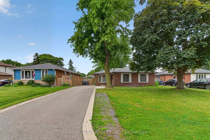 Property Photo: 40 Devonshire Drive ON L6T 3G3