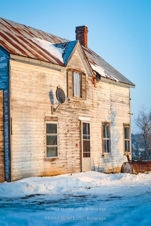 Property Photo: 812 Enright Road N ON K0K 3A0