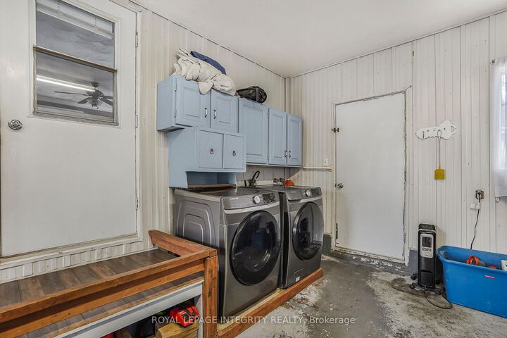 Property Photo: 84 Lalande Crescent ON K0B 1A0