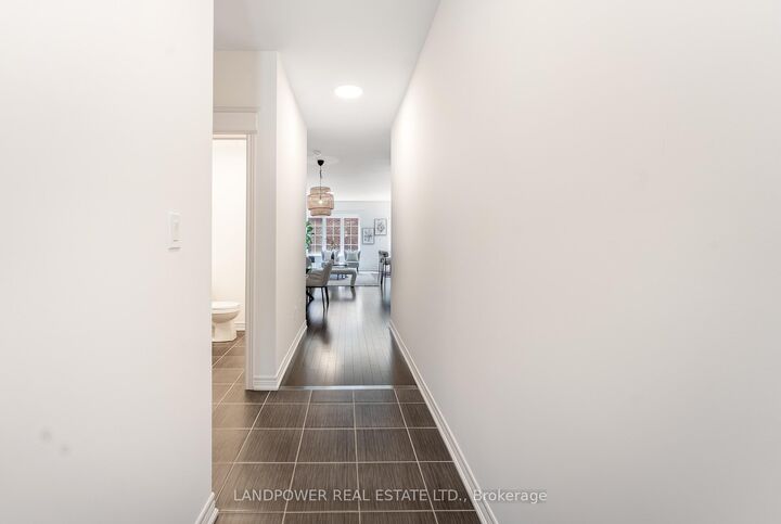 Property Photo: 11 Bellflower Lane ON L4E 1E7