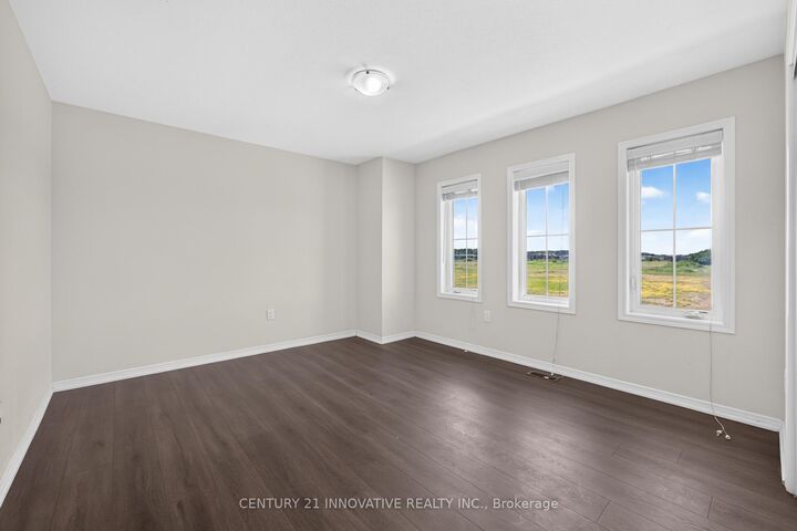 Property Photo: 4 Midhurst Heights ON L8J 0K9