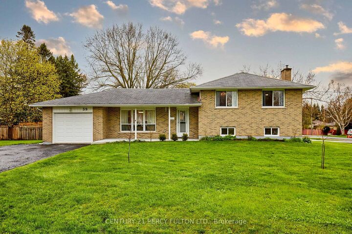39 Meredith Crescent — photo 1
