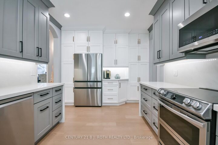 Property Photo: 140 Wildwood Trail ON L4N 7Z7