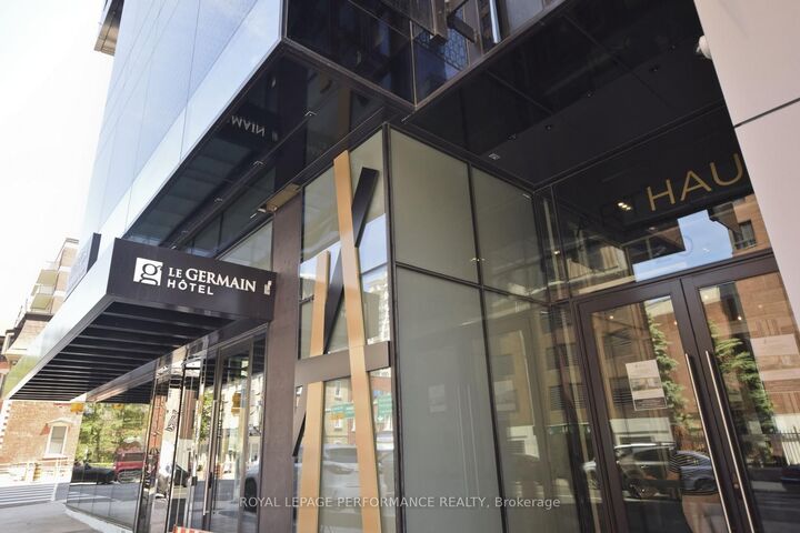 Property Photo: 20 Daly Avenue 2109 ON K1N 6E2
