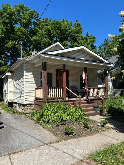 15 Rodman Street — photo 1