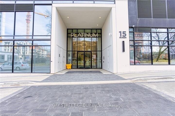 Property Photo:  15 Queen Street S 1909  ON L8P 0C6 