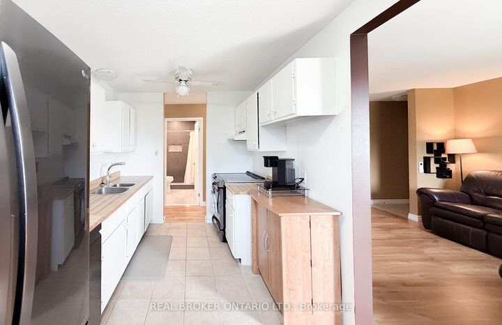 140 George Street W 12 — photo 1