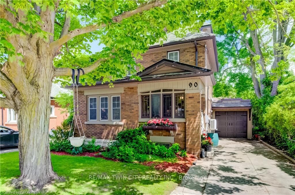 Property Photo:  90 Brock Street  ON N2M 1X3 