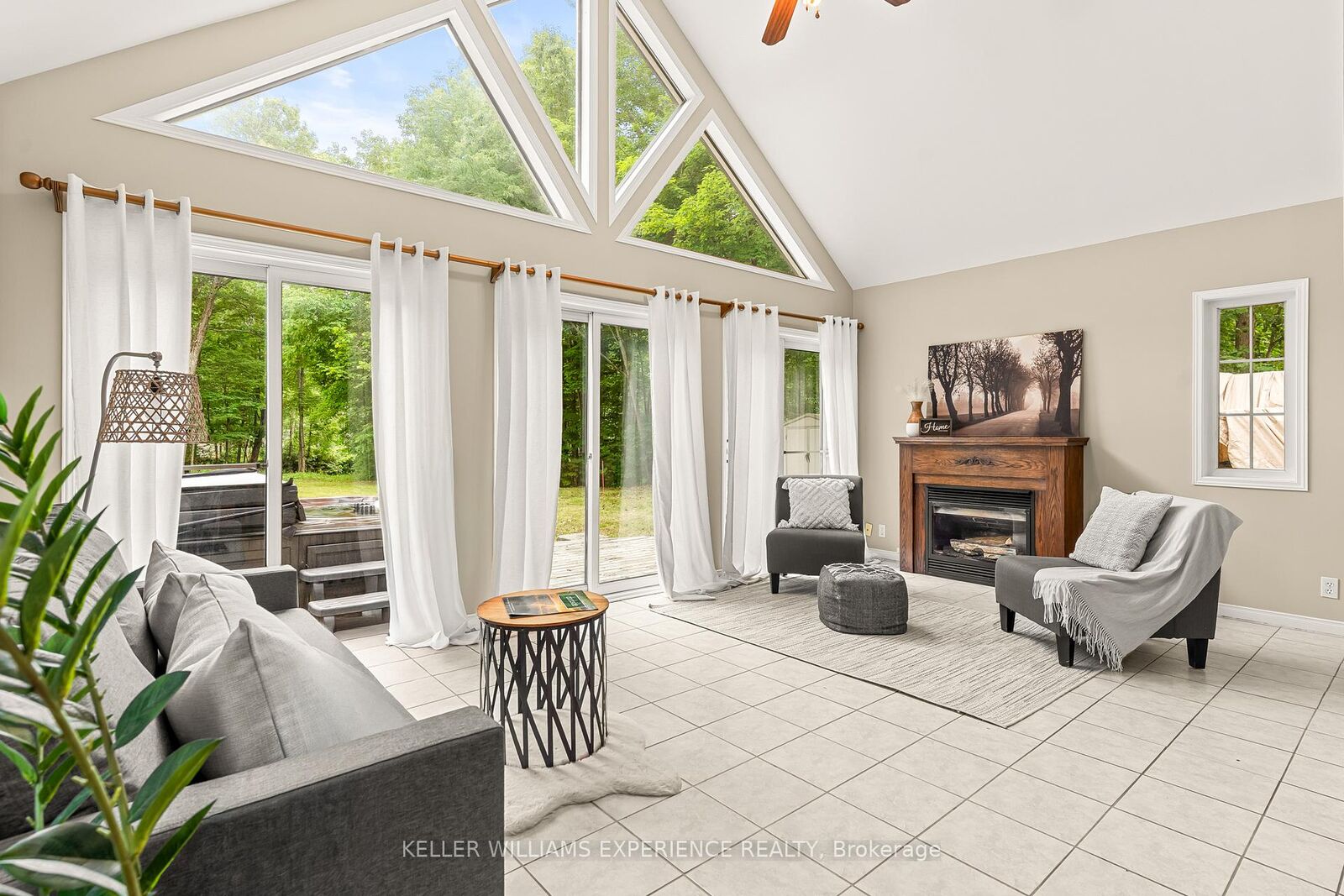 Property Photo: 7516 Island Crescent W ON L0K 2B0