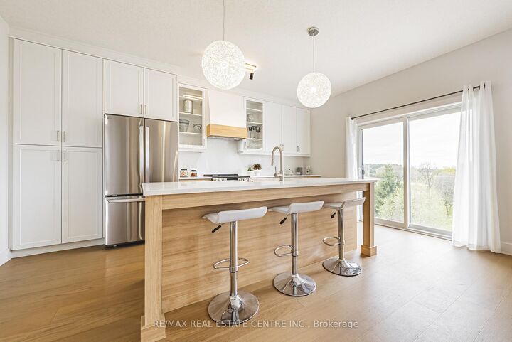 Property Photo: 546 Benninger Drive ON N2E 0C9
